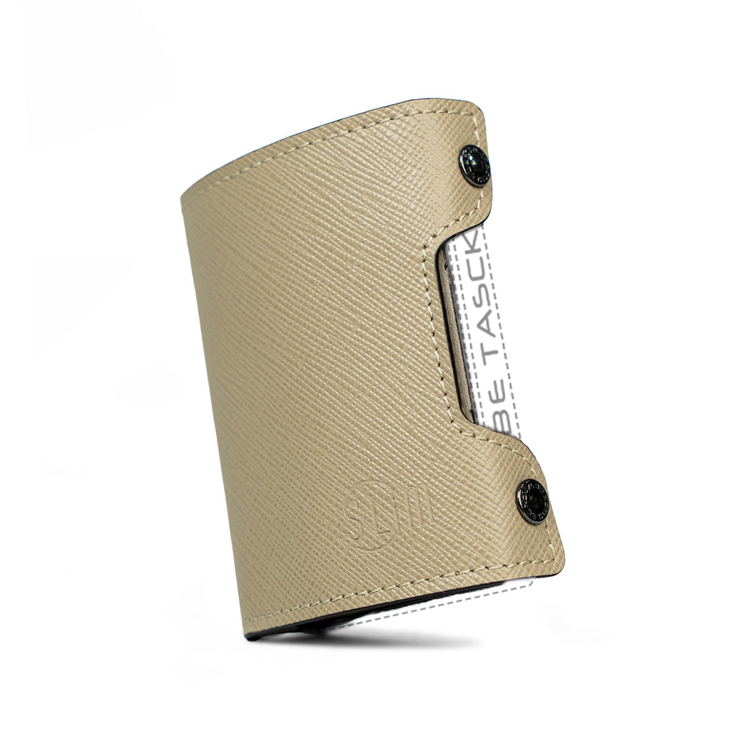 Cover in Vera Pelle Be Tasck